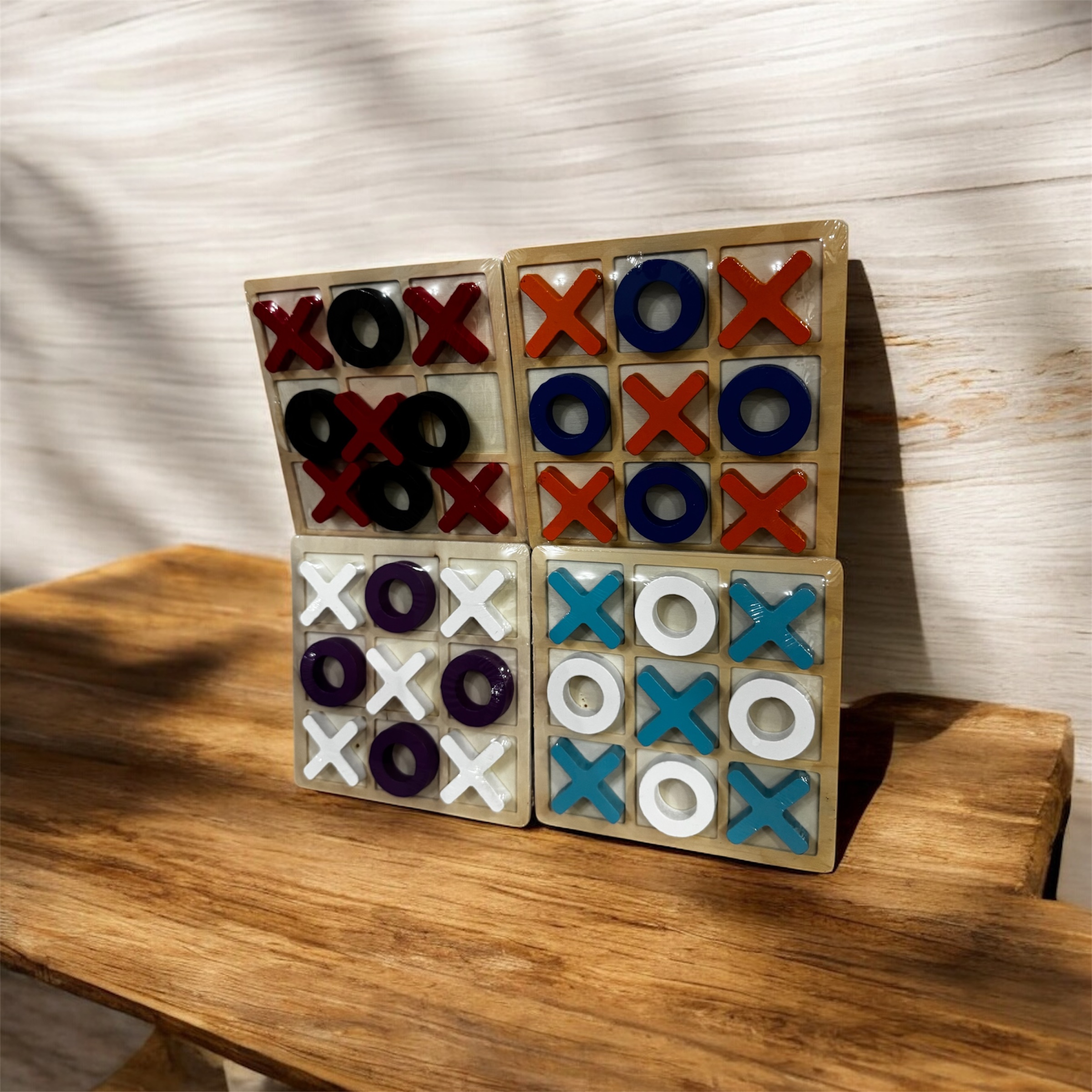 Medinis stalo žaidimas „Kryžiukai-nuliukai“