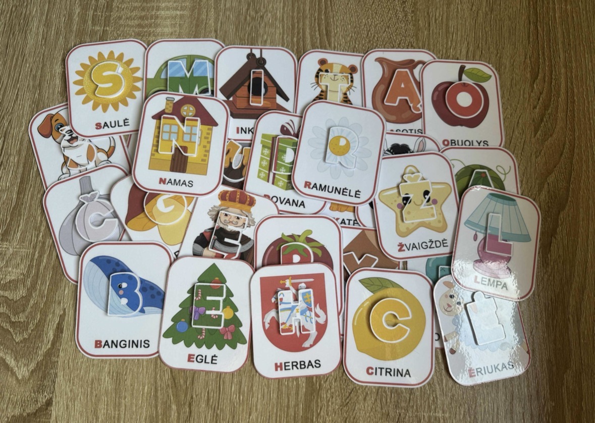Lietuviška abėcėlė - kortelės su lipdukais
